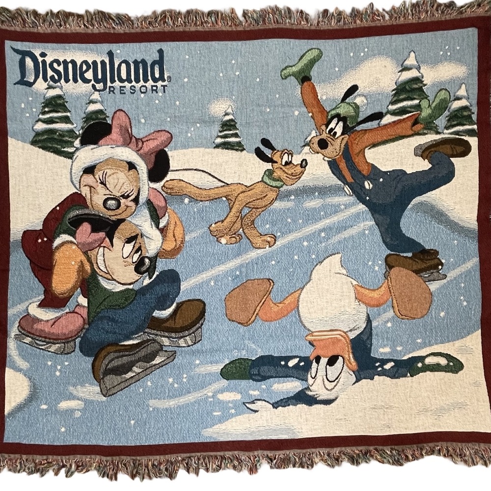 Disneyland Resort Tapestry Throw Blanket Mickey Minnie Donald Ice Skating‎ 50x60